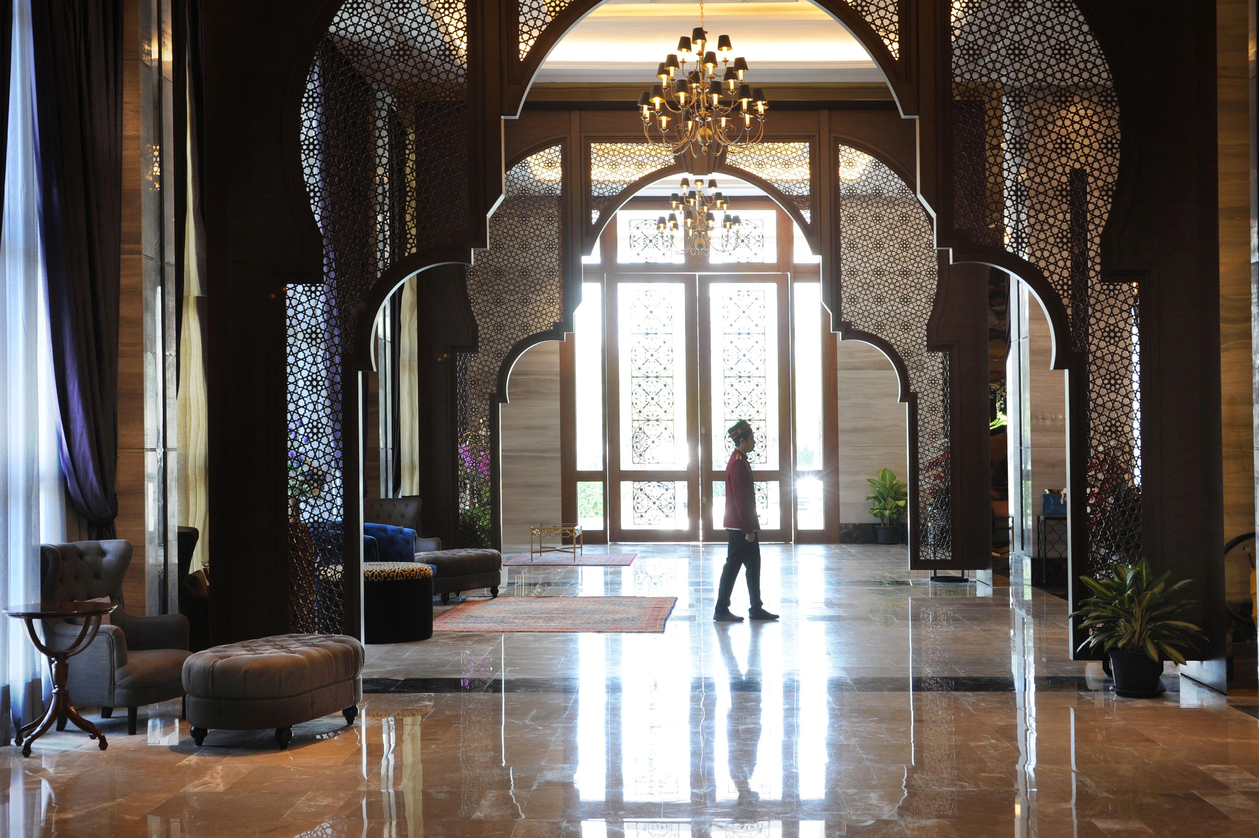 Al Meroz Hotel Bangkok - The Leading Halal Hotel Exterior photo